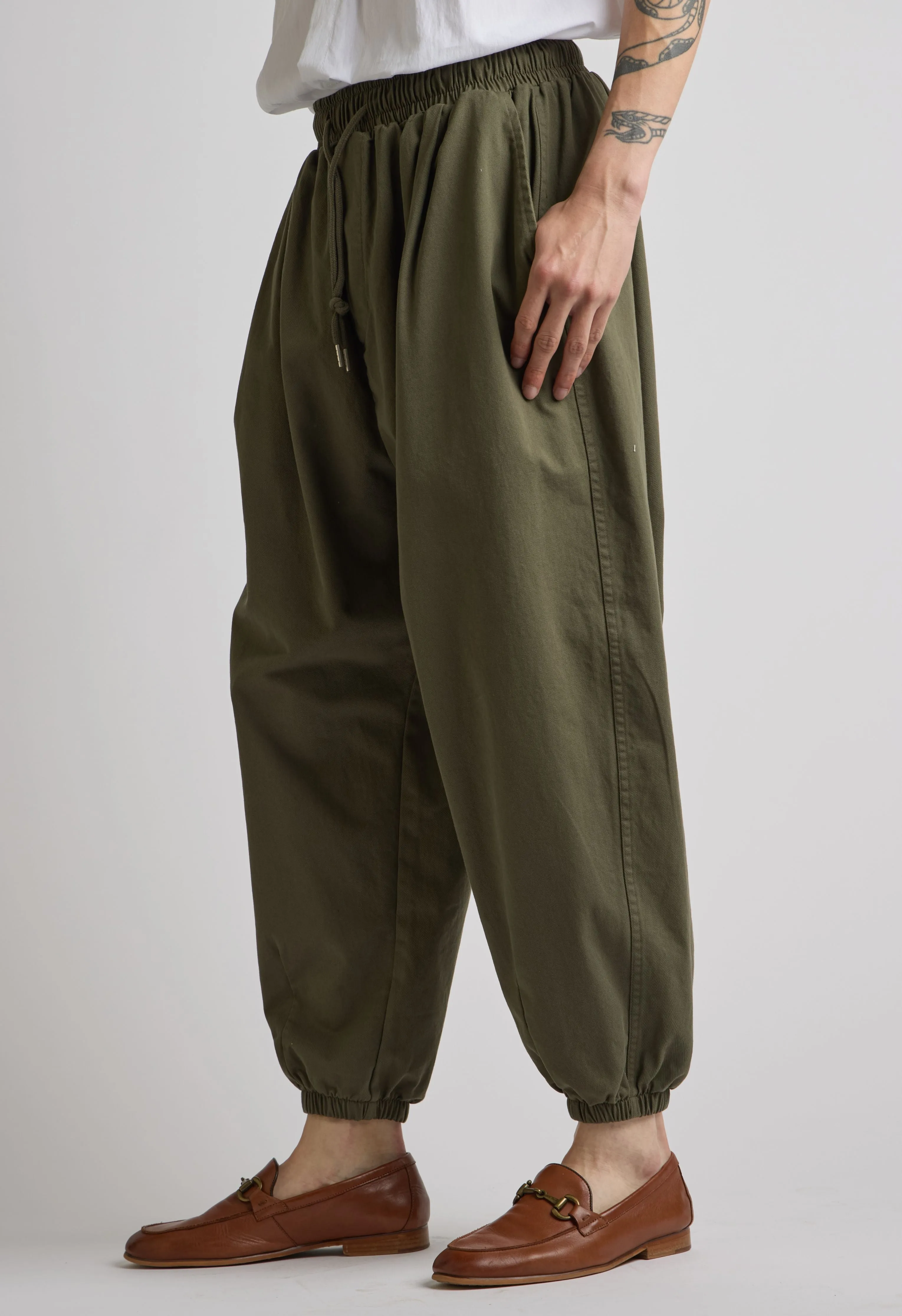 Brandon Pant in Army Green