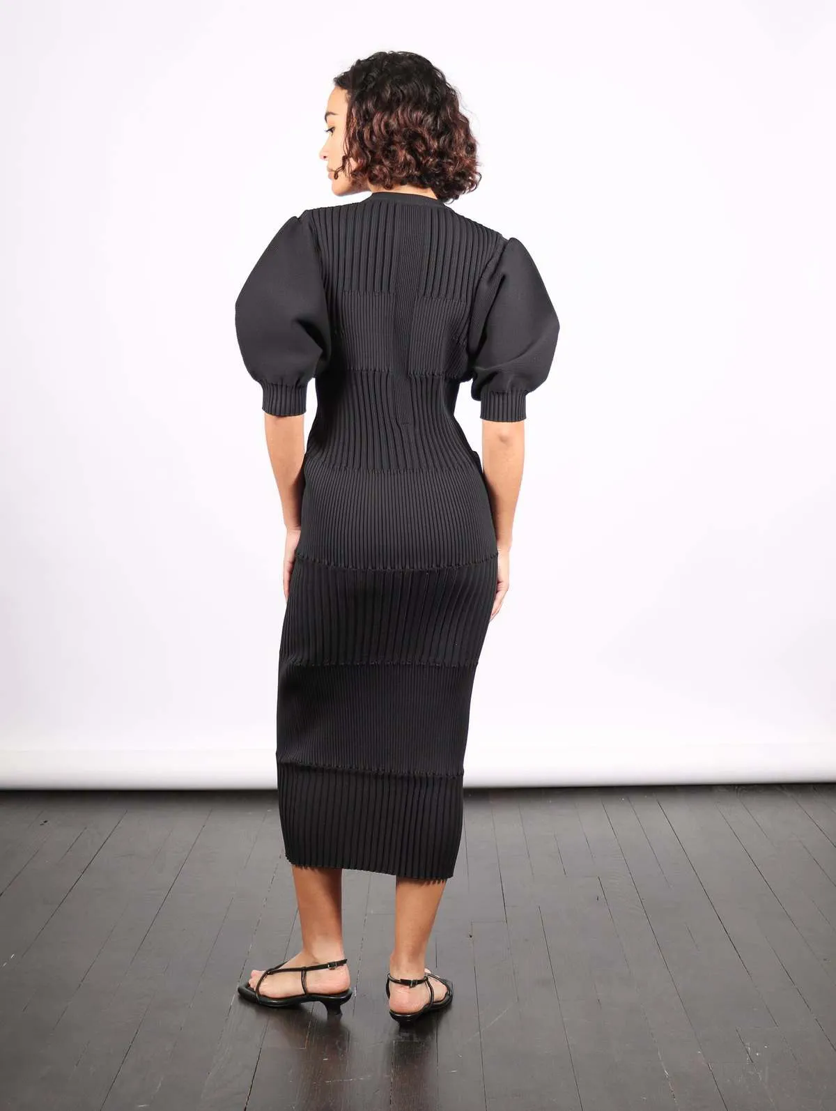 Fluted Short Puff Sleeve Dress - Black 