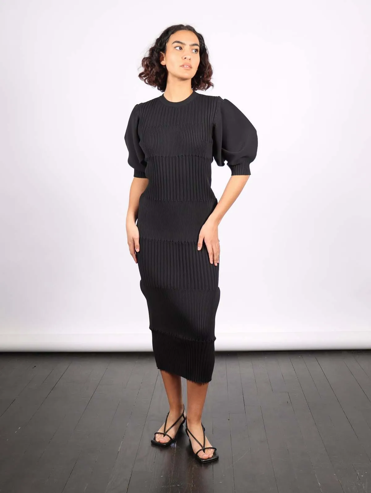 Fluted Short Puff Sleeve Dress - Black 