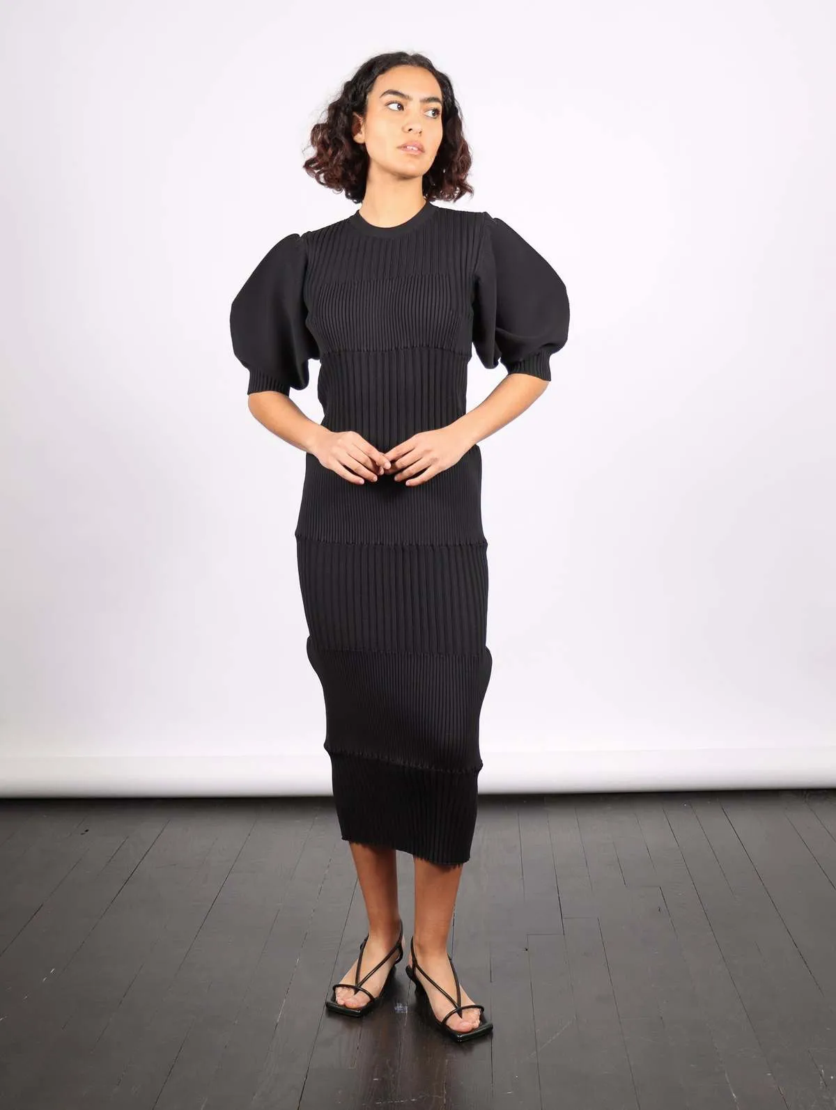 Fluted Short Puff Sleeve Dress - Black 