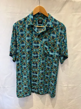 GEO LEAVES PRINT SHORT SLEEVE SHIRT