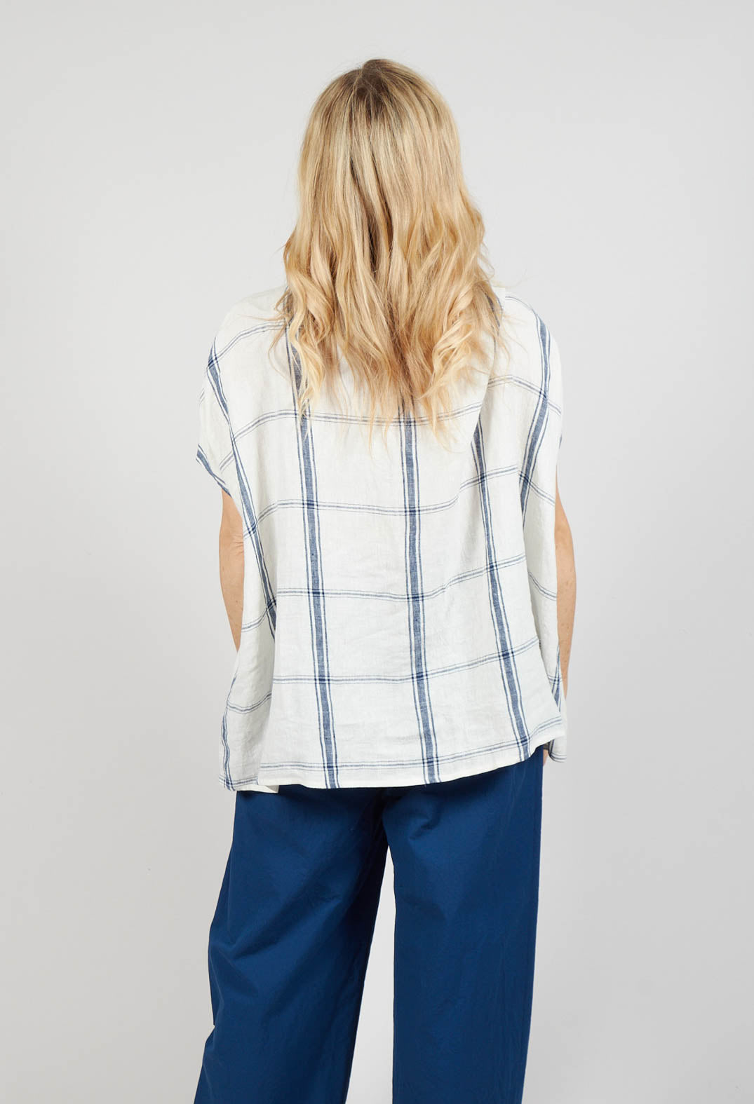 Linen Checked Top in Latte Blu