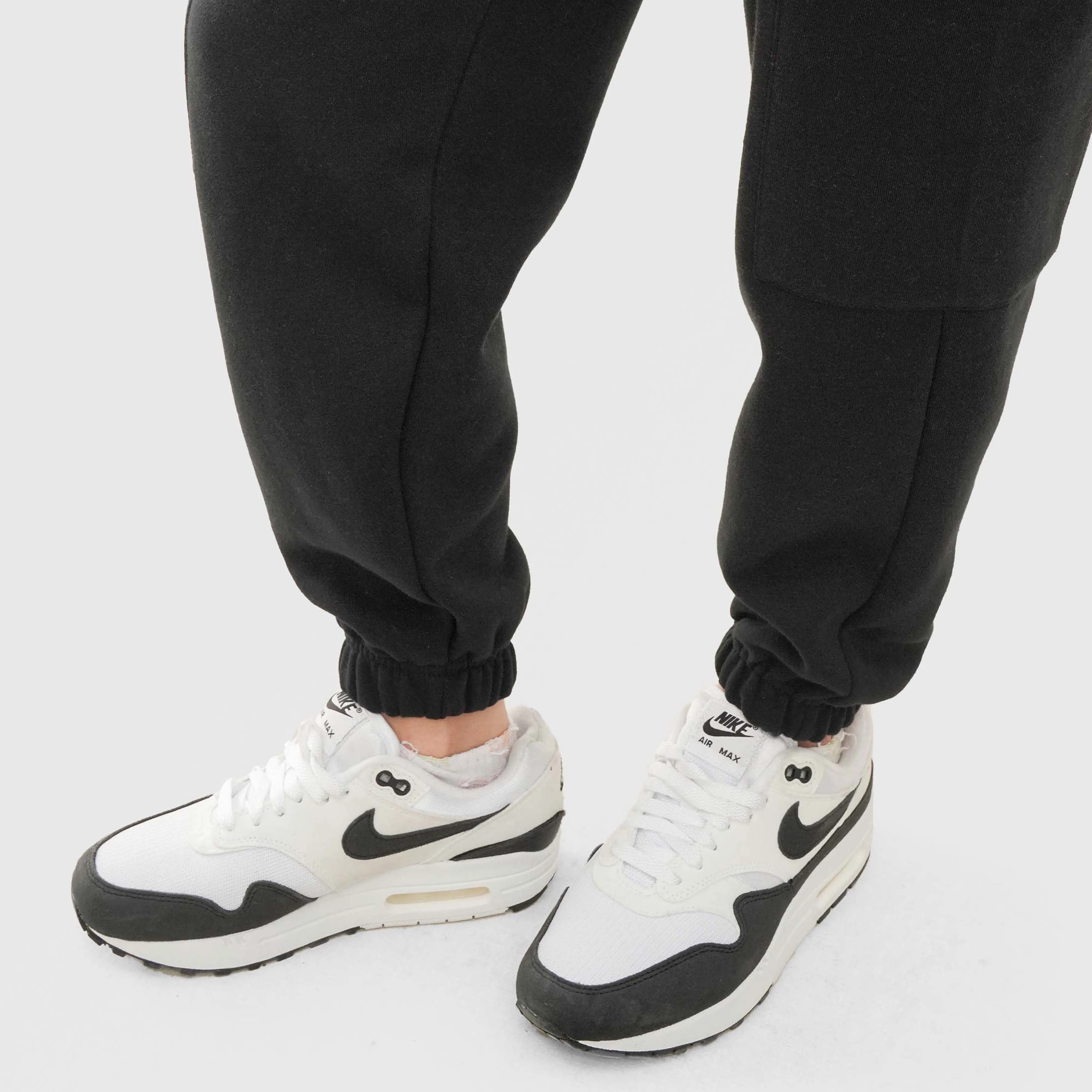 Reeder Joggers (Black)