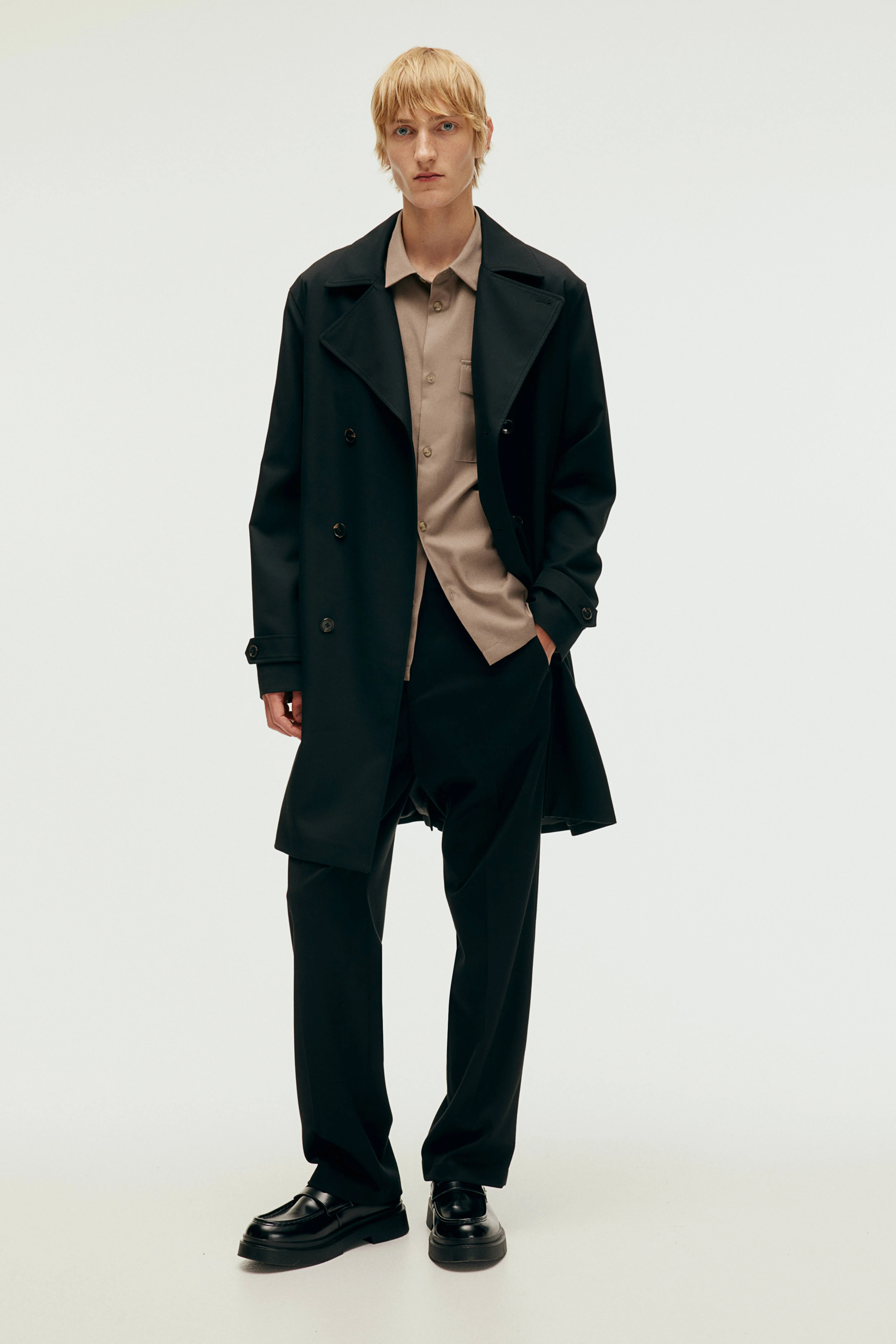 Regular Fit Trench coat - V-neck - Long sleeve - Black - Men | H&M GB