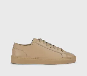 Sneaker in light tan leather